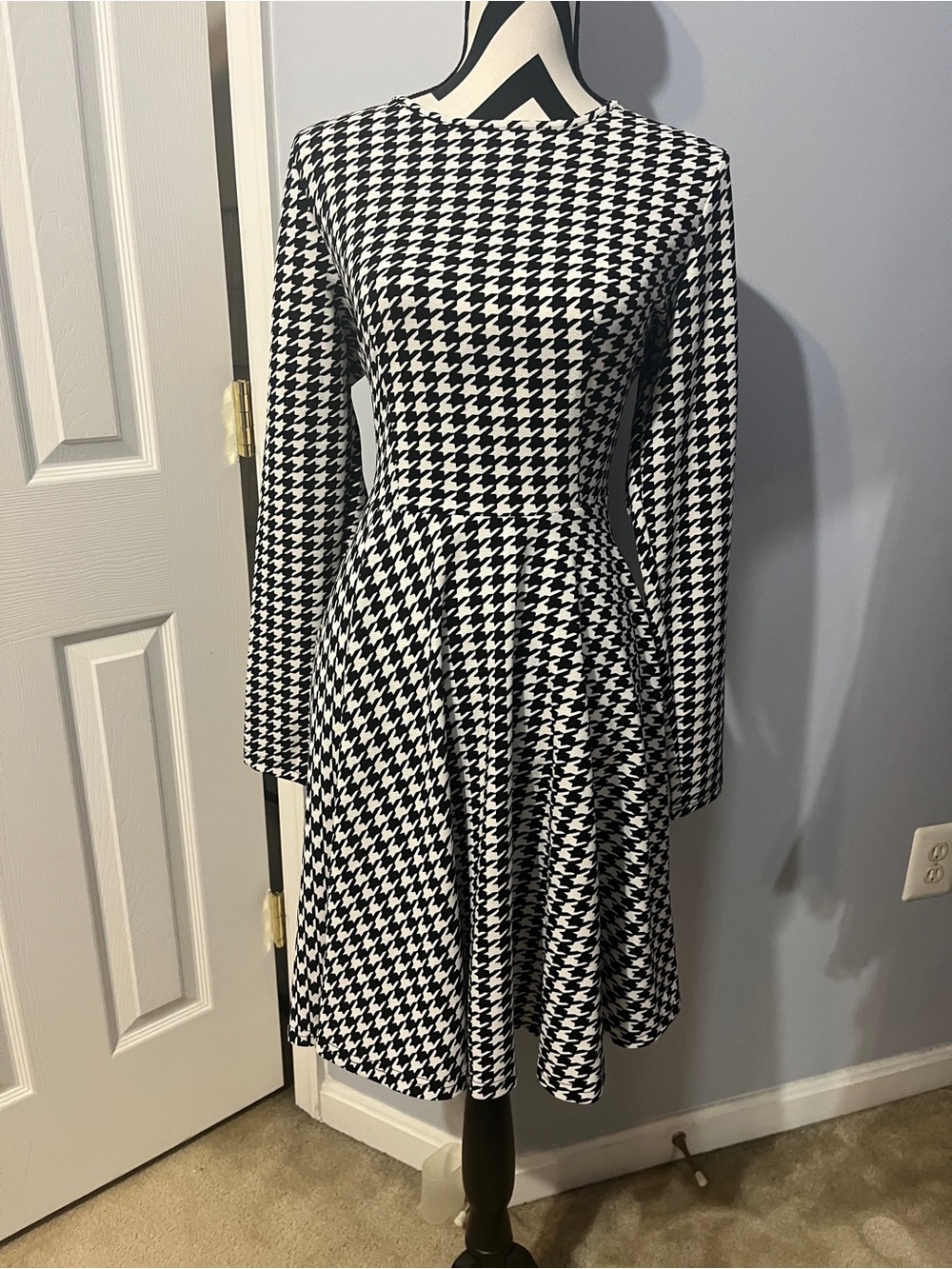 SHEIN Black & White Houndstooth Fit-and-Flare Dress